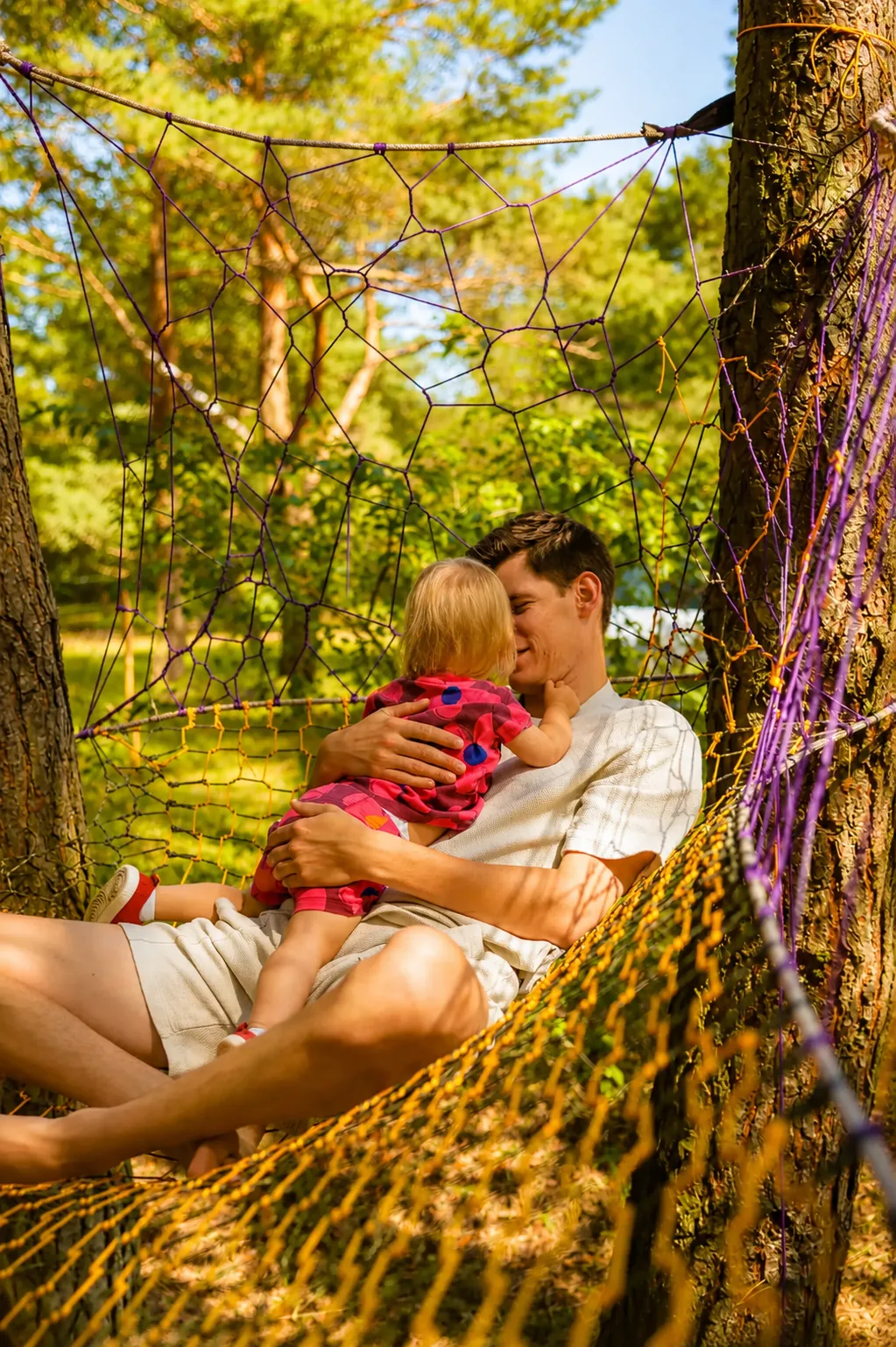 Ręcznie pleciona platforma z paracordu — realizacja Treetopia.pl